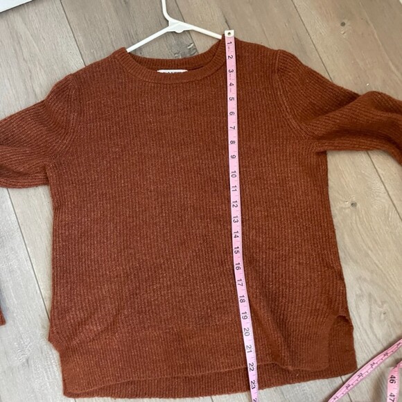 Old Navy rust orange ribbed crewneck soft sweater - Picture 5 of 6